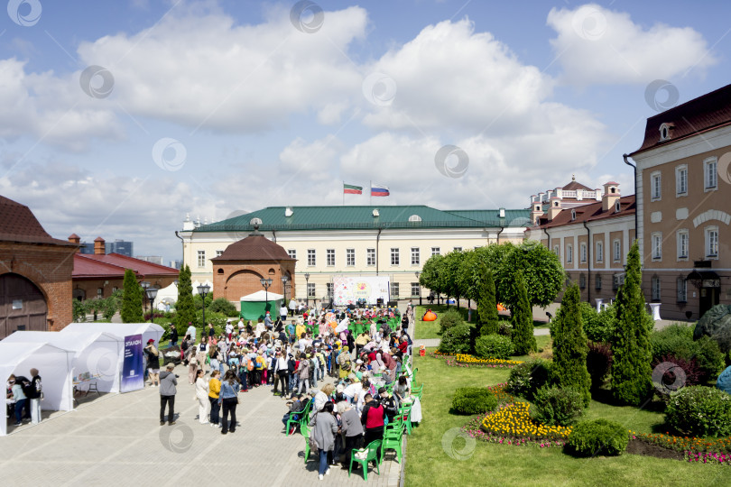 Скачать Пушечный двор Казанского Кремля в День защиты детей 2023 г. фотосток Ozero