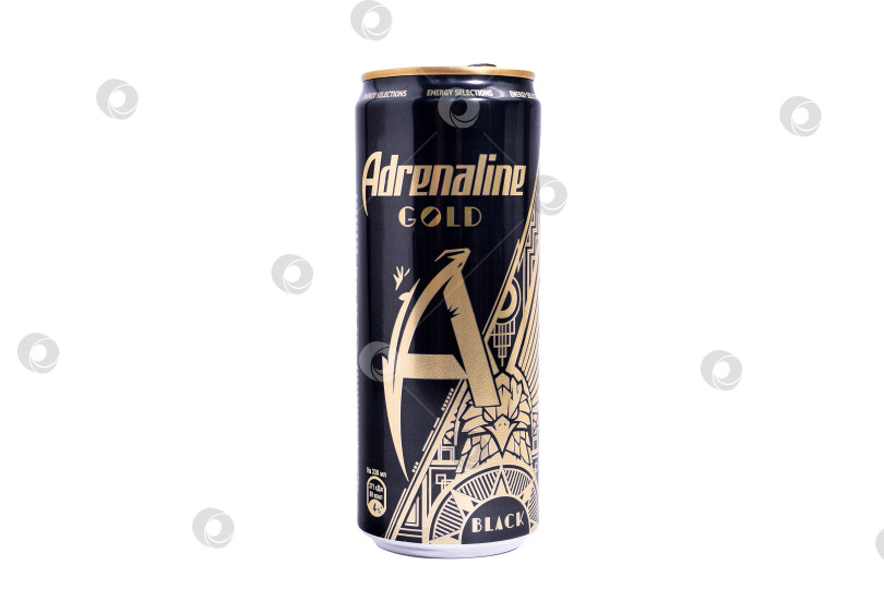 Скачать Тюмень, Россия - 25 мая 2021 года: Энергетический напиток Adrenaline rush gold. Бренд Adrenaline Rush принадлежит компании PepsiCo. фотосток Ozero