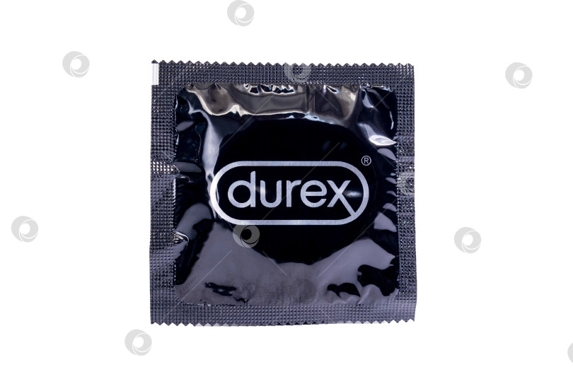 Скачать Тюмень, Россия - 26 апреля 2021 года: Презервативы Durex на белом фоне. Безопасный секс. Здоровье и безопасность в сексуальной жизни. фотосток Ozero