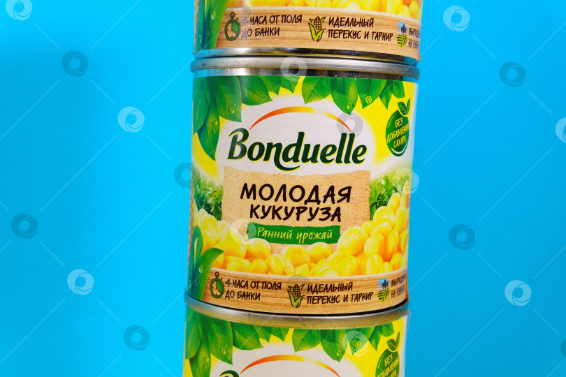 Скачать Тюмень, Россия - 17 апреля 2021 года: Bonduelle can of corn - французская компания, производящая переработанные овощи. Закрыть фотосток Ozero