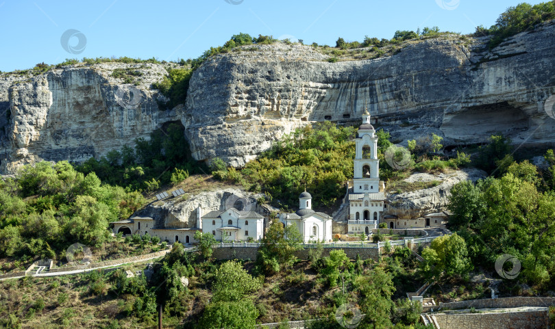 Скачать Крым, Бахчисарай, 13.09.2019: Свято-Успенский монастырь в Крыму фотосток Ozero