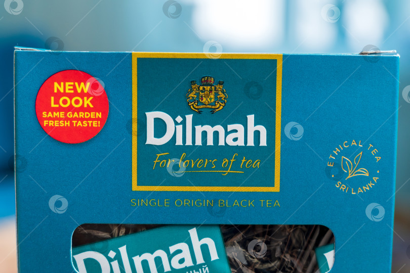 Скачать Тюмень, Россия - 20 декабря 2021 года: Dilmah Tea, чайный бренд Шри-Ланки, основанный в 1988 году. Избирательный фокус фотосток Ozero