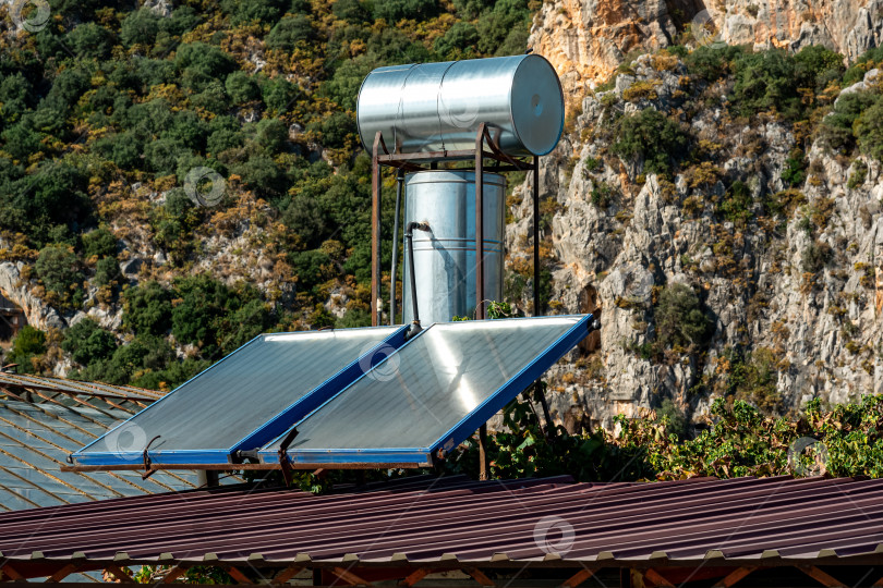 Скачать солнечный коллектор для нагрева тепловой воды на крыше дома фотосток Ozero