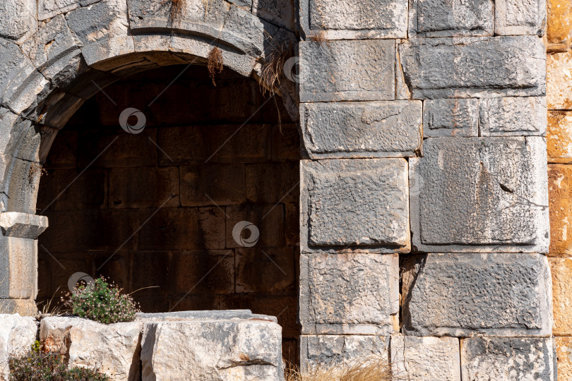 Скачать руины стен амфитеатра в древнем городе Мира, Турция фотосток Ozero