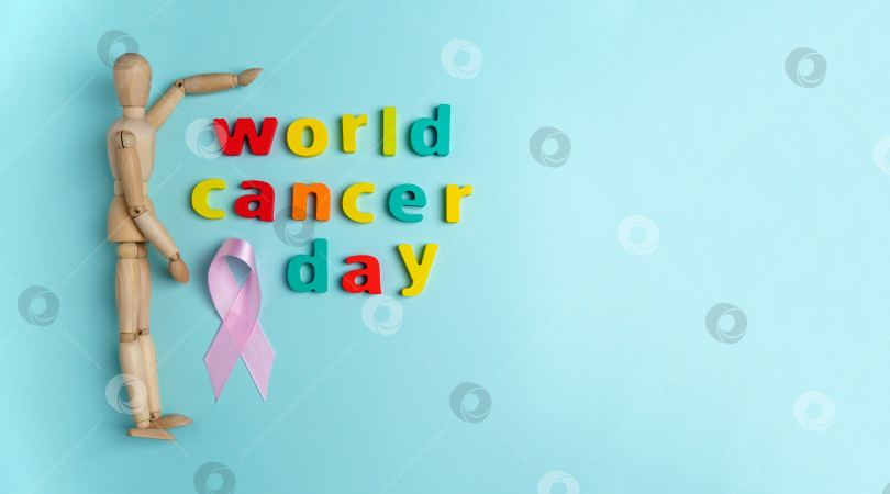 Скачать Всемирный день борьбы с раком отмечается 4 февраля в поддержку живущих людей и болезней. Пространство для копирования на синем фоне фотосток Ozero