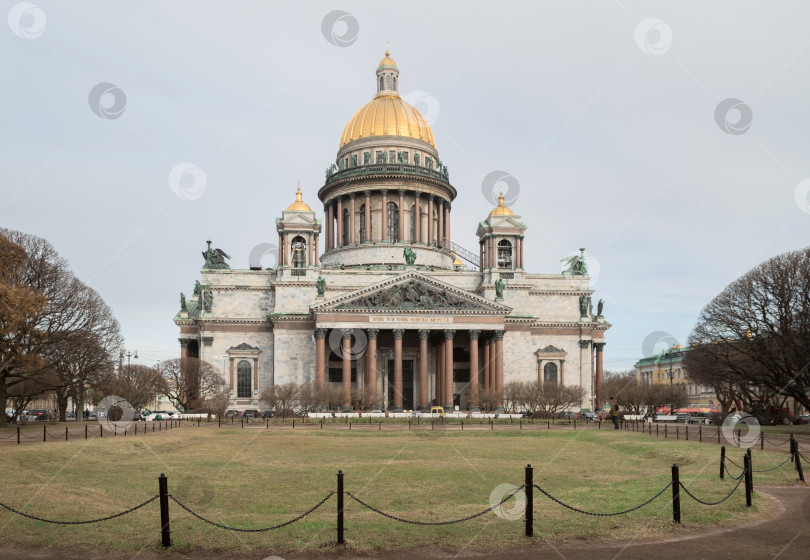 Скачать Санкт-Петербург, Россия, апрель 2022. Здание Исаакиевского собора. фотосток Ozero