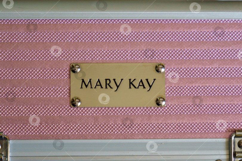 Скачать Тюмень, Россия - 02 ноября 2022 г.: Mary Kay Inc. - американская частная многоуровневая маркетинговая компания. Избирательный фокус фотосток Ozero