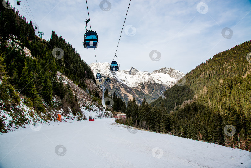 Скачать Канатная дорога в Альпах. Австрия, Ишгль фотосток Ozero