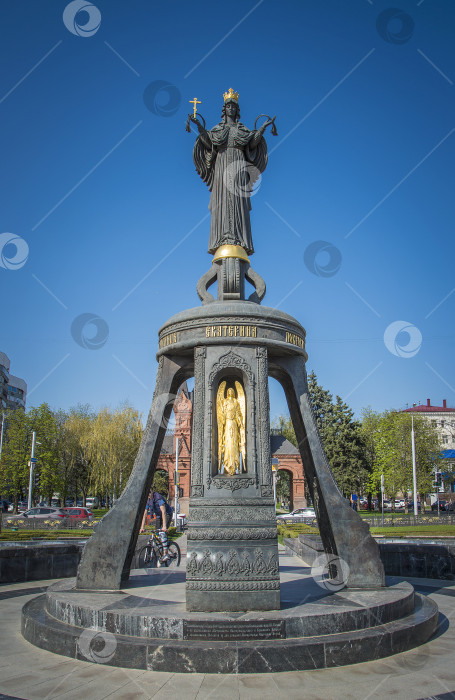 Скачать Памятник святой великомученице Екатерине в городе Красно фотосток Ozero