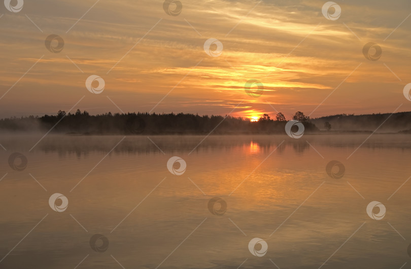 Скачать Туманный рассвет фотосток Ozero