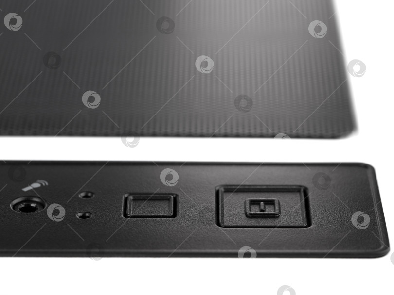 Скачать корпус системного блока персонального компьютера с кнопками включения и USB-входами. фотосток Ozero
