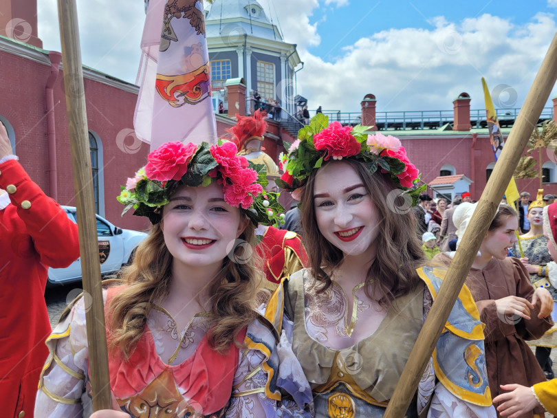 Скачать Маскарад Петровских времён в Санкт-Петербурге фотосток Ozero