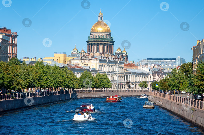 Скачать Санкт-Петербург, вид на Исаакиевский собор с реки Мойки. фотосток Ozero