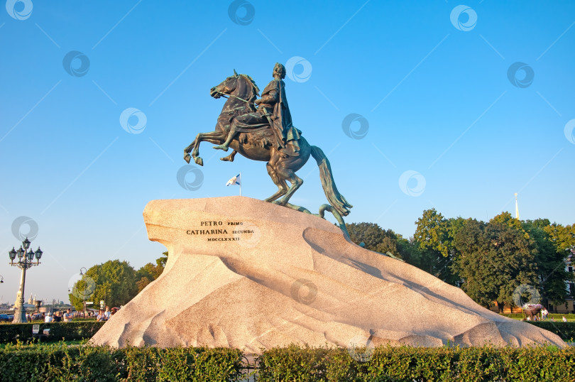 Скачать Санкт-Петербург, Россия - Памятник Медному всаднику. фотосток Ozero