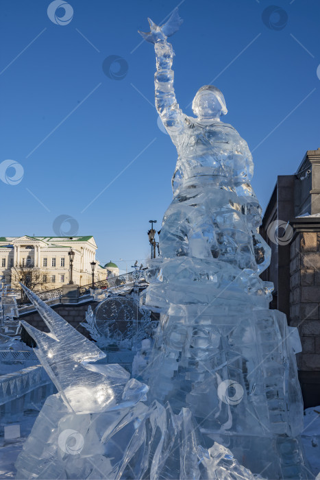 Скачать Рождественская выставка ледяных скульптур, Храм на Крови в Екатеринбурге, Рождество 2023 года фотосток Ozero