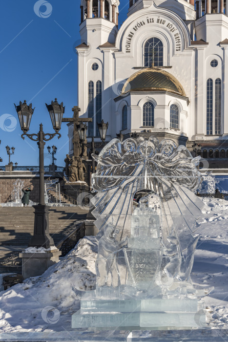 Скачать Рождественская выставка ледяных скульптур, Храм на Крови в Екатеринбурге, Рождество 2023 года фотосток Ozero