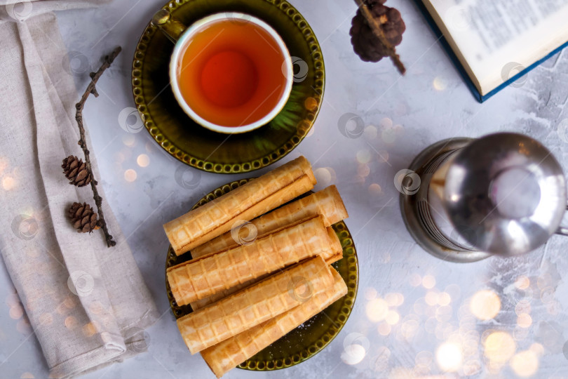 Скачать Китайский вафельный яичный рулет с зеленым чаем на новогодний праздник фотосток Ozero