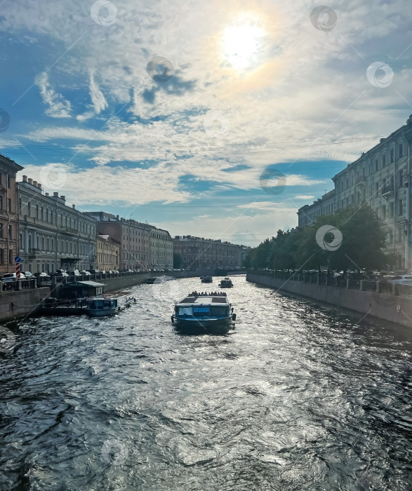 Скачать Вечерние виды на реки и каналы Санкт-Петербурга. фотосток Ozero