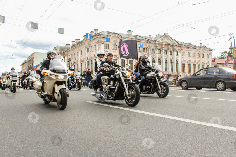 Скачать Байкеры на городских улицах. фотосток Ozero