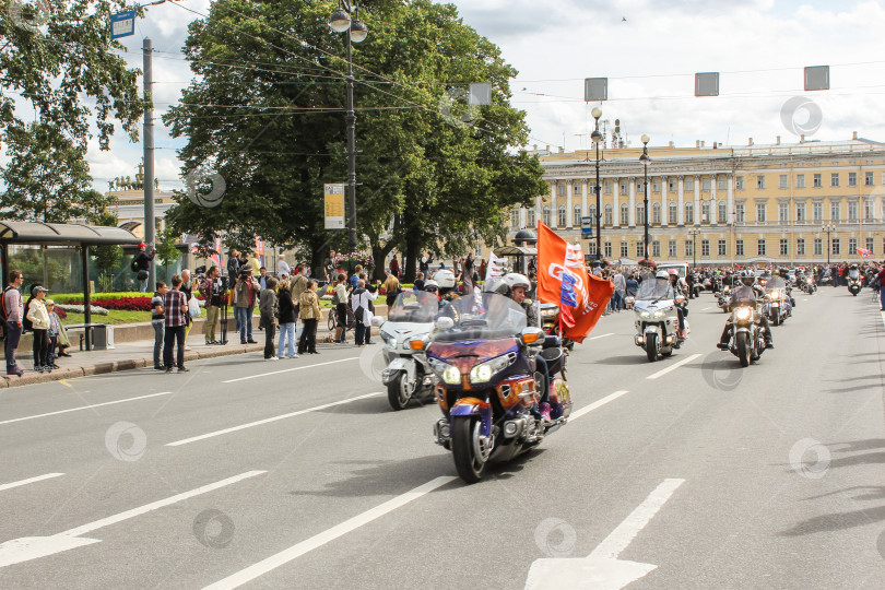 Скачать Парад Harley Davidson в Санкт-Петербурге. фотосток Ozero