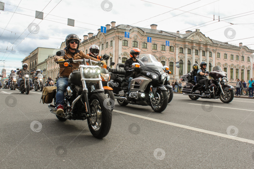 Скачать Парад Harley Davidson на Невском проспекте. фотосток Ozero