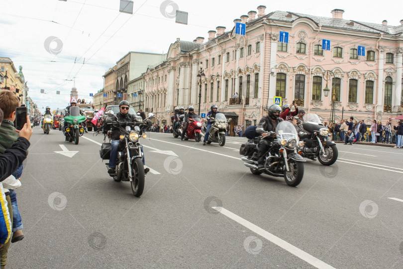 Скачать Парад Harley Davidson на Невском проспекте. фотосток Ozero