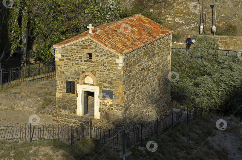 Скачать Древний православный храм в Судаке, Крым. фотосток Ozero