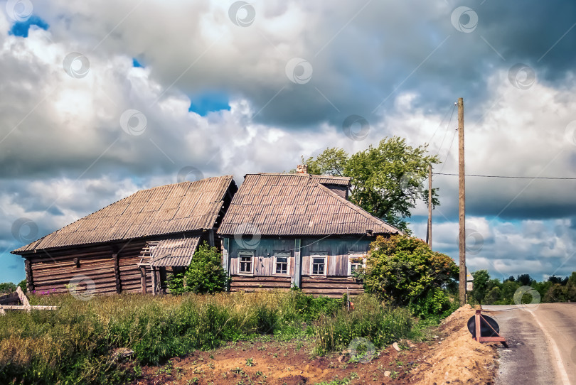 Скачать Старая Изба Треснула пополам фотосток Ozero