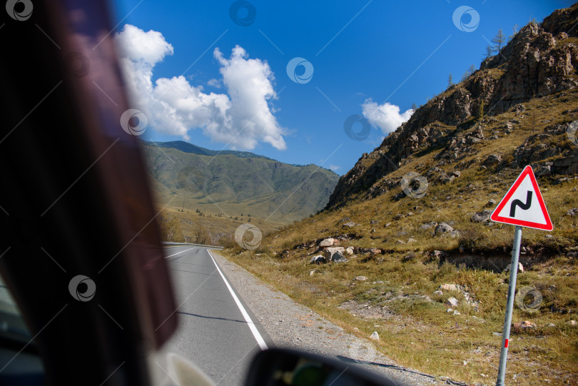 Скачать Автомобильная поездка в горы фотосток Ozero