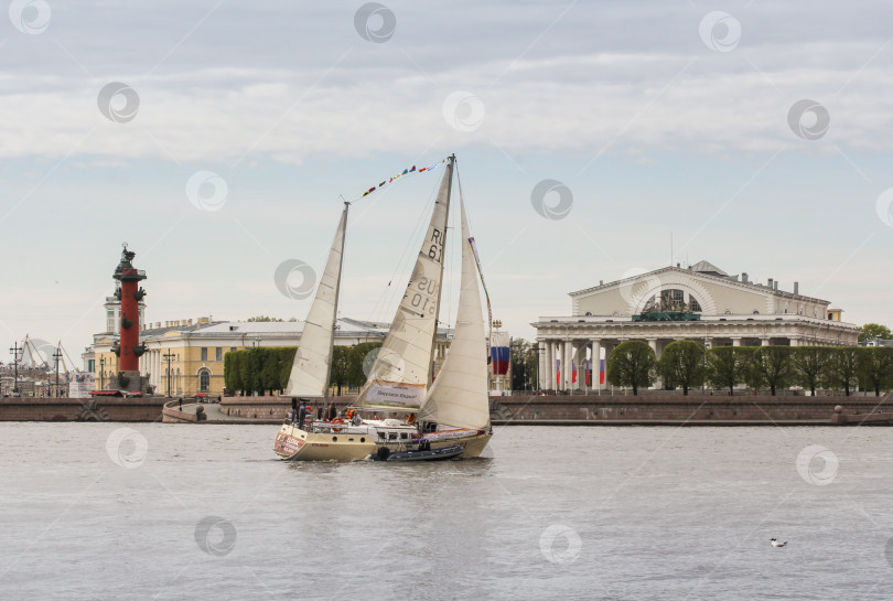 Скачать Яхта в оконечности Васильевского острова. фотосток Ozero