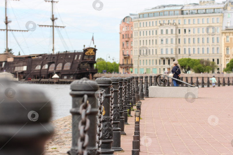 Скачать Ограждение Заячьего острова. фотосток Ozero