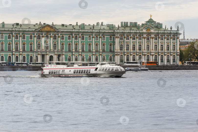 Скачать Река Метеор в Эрмитаже. фотосток Ozero