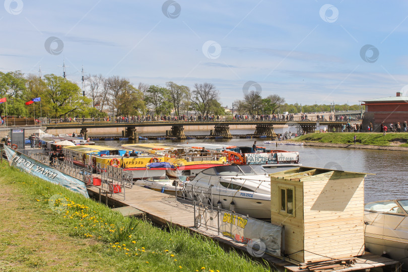 Скачать Пристань для прогулочных судов. фотосток Ozero