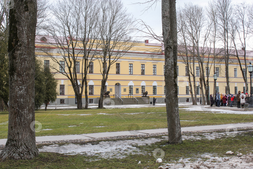 Скачать Здание расположено на официальной территории Новгородского кремля. фотосток Ozero