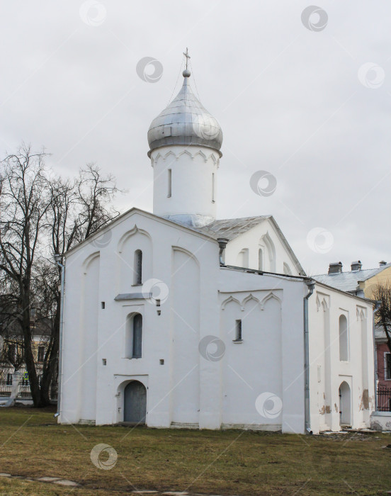 Скачать Белая Успенская церковь. фотосток Ozero