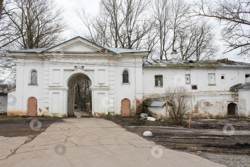 Скачать Вход в монастырь Святого Антония. фотосток Ozero