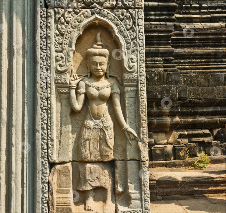 Скачать Древний барельеф в уникальном храме Ангкор. фотосток Ozero