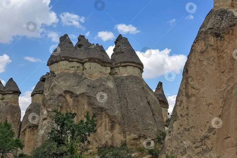 Скачать Древние странные скалы Каппадокии похожи на грибы. фотосток Ozero