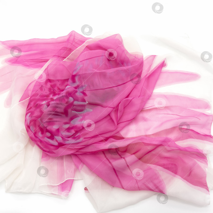Скачать Женский легкий полупрозрачный шарф. Абстрактный розовый рисунок. фотосток Ozero