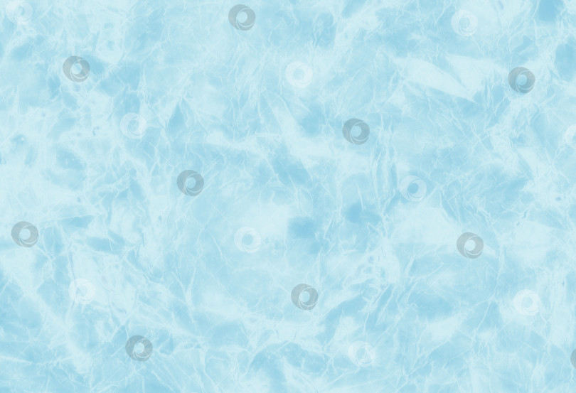 Скачать Абстрактный светло-голубой фон с текстурой мятой бумаги фотосток Ozero