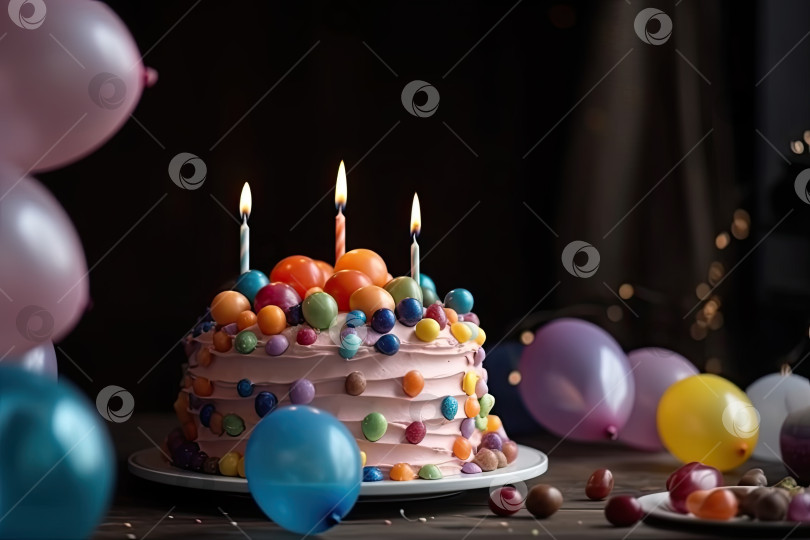 Скачать С днем рождения, красочный пастельный торт с четырьмя свечами в кафе. Закрыть. Генеративный искусственный интеллект. фотосток Ozero