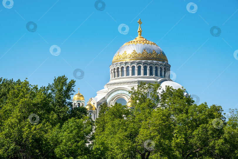 Скачать Вид на Кронштадтский Свято-Николаевский морской собор. фотосток Ozero