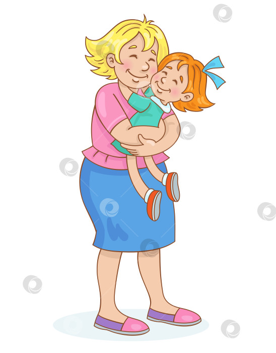 Скачать Счастливая мать держит на руках свою маленькую дочь. Они стоят, обнявшись. фотосток Ozero