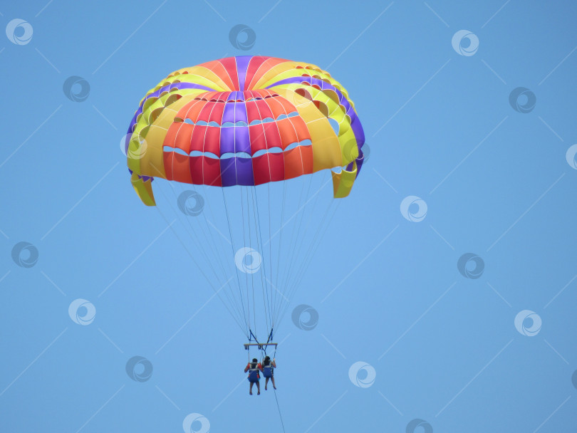 Скачать полет на парашюте фотосток Ozero