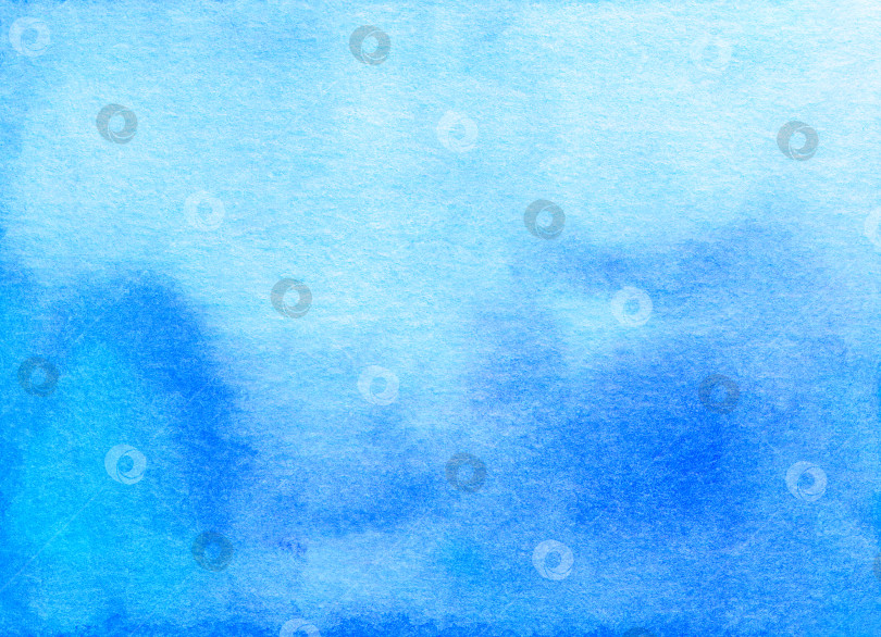 Скачать Акварельно-голубой фон в стиле омбре, расписанный вручную. Акварель небесно-голубого цвета фотосток Ozero