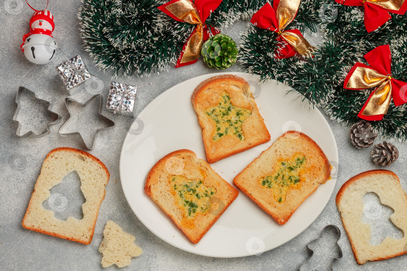 Скачать Хлебные тосты на завтрак для детей. Приготовленный из белого хлеба фотосток Ozero