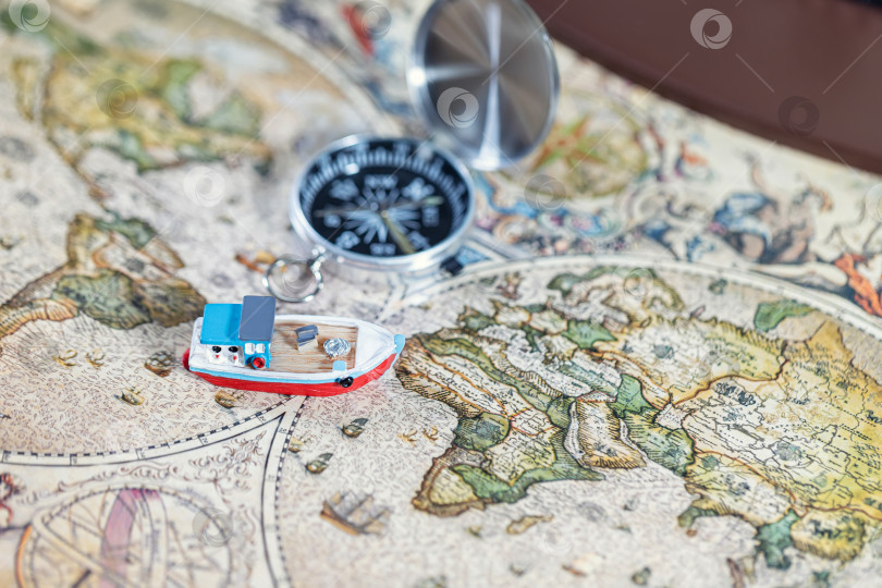 Скачать Морские путешествия по старинке с компасом без спутниковой навигации фотосток Ozero