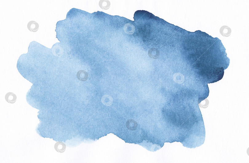 Скачать Синее пятно акварельными чернилами на белом фоне с пробелом для текста фотосток Ozero