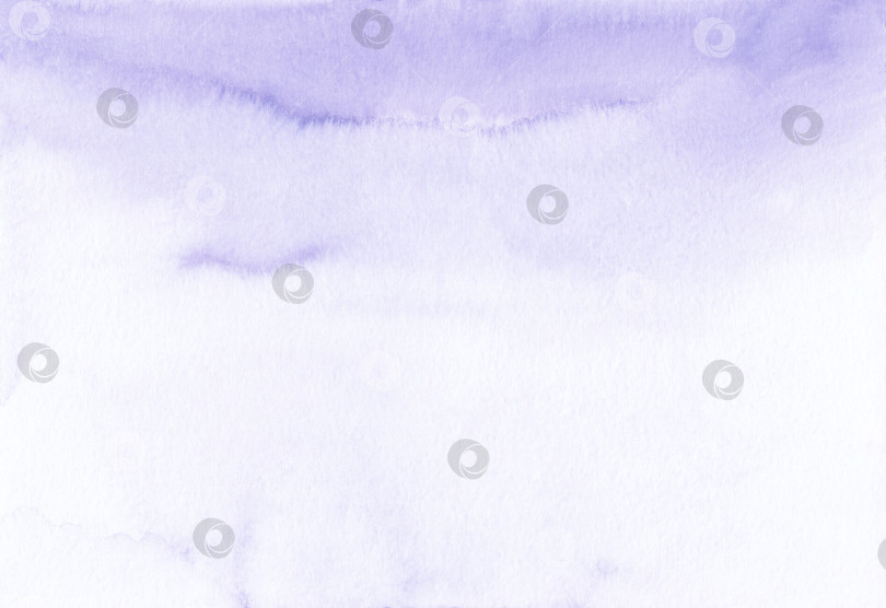 Скачать Акварельная пастельно-фиолетовая текстура фона омбре, ручная роспись. фотосток Ozero