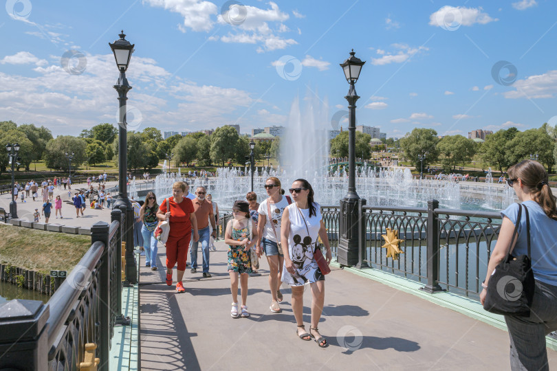 Скачать Восточный арочный мост в парке Царицыно. фотосток Ozero